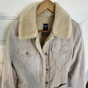 Gap Women's Sherpa Lined Trucker Corduroy Coat size XS. Ivory color. Very clean.